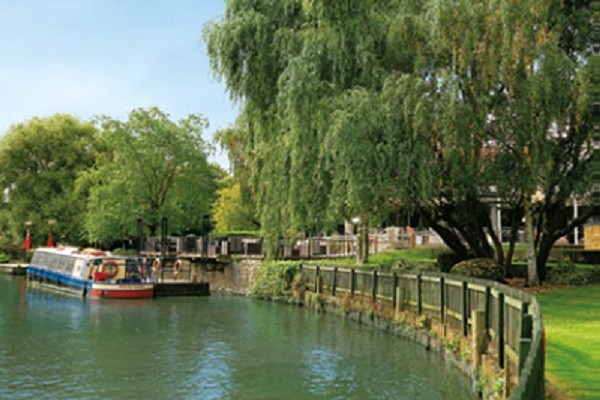 Riverbank outside Crowne plaza, Stratford upon Avon